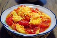 SỰ THẬT lời đồn cà chua nấu trứng gây ngộ độc