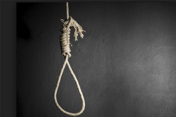 Nghệ An: Nam sinh lớp 12 tử vong trong tư thế treo cổ-1