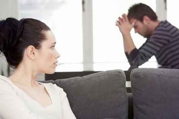 Mẹ chồng đi vắng, con dâu dọn phòng vô tình phát hiện ra nhiều điều khủng khiếp của mẹ chồng-1