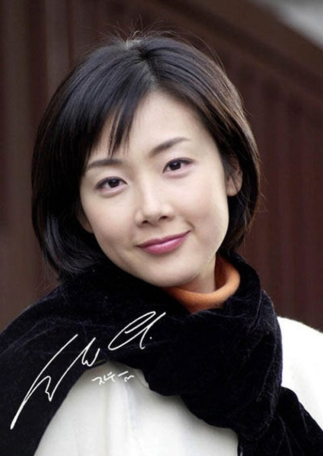 Choi Ji Woo: Nữ hoàng nước mắt châu Á, cô đơn sau cuộc tình với Song Seung Hun và hôn nhân bão tố bên chồng kém tuổi-5