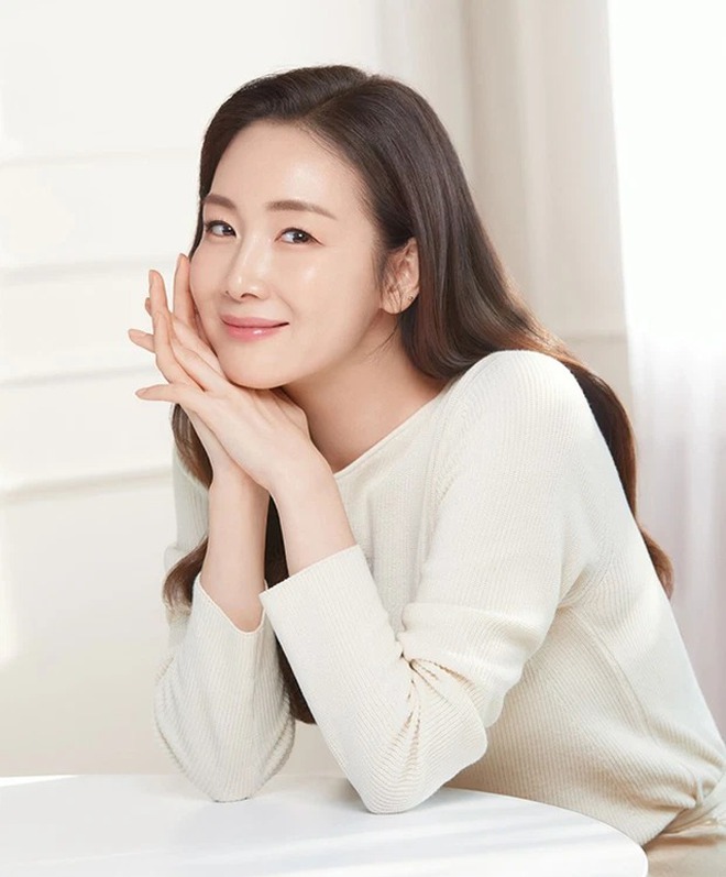 Choi Ji Woo: Nữ hoàng nước mắt châu Á, cô đơn sau cuộc tình với Song Seung Hun và hôn nhân bão tố bên chồng kém tuổi-9