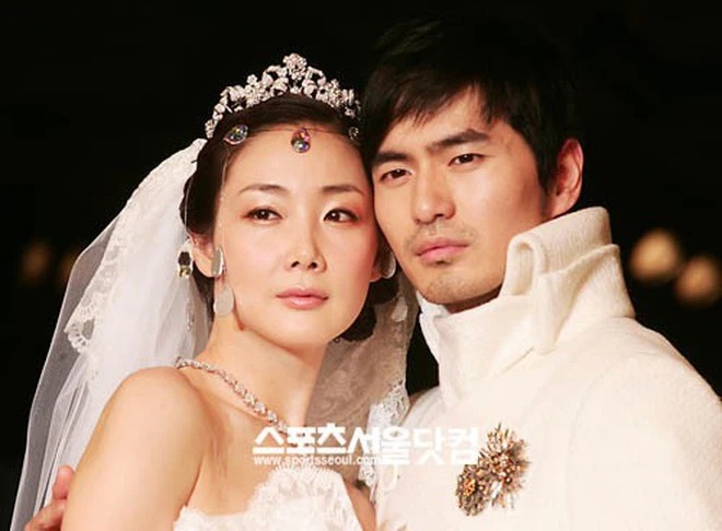 Choi Ji Woo: Nữ hoàng nước mắt châu Á, cô đơn sau cuộc tình với Song Seung Hun và hôn nhân bão tố bên chồng kém tuổi-16