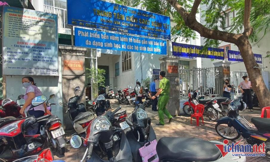 Công an khám xét trụ sở CDC Khánh Hòa liên quan vụ Việt Á-1
