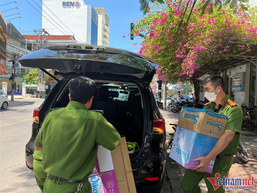 Công an khám xét trụ sở CDC Khánh Hòa liên quan vụ Việt Á-2