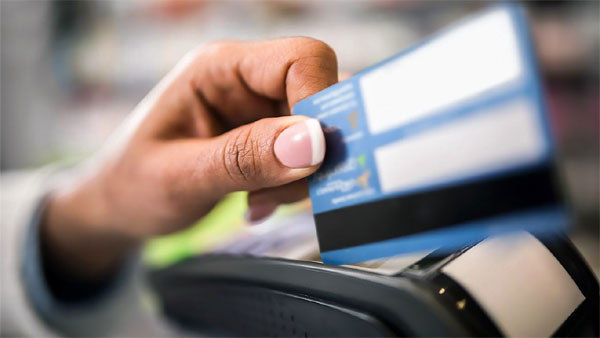 6 cách ngăn ngừa và giải quyết nợ thẻ tín dụng cho chị em có niềm đam mê mua sắm-1