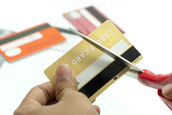 6 cách ngăn ngừa và giải quyết nợ thẻ tín dụng cho chị em có niềm đam mê mua sắm-3