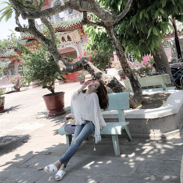 Sao Hàn khi sang Việt Nam: Phái nữ thì váy vóc điệu đà như bình thường, sao nam lại nhập gia tùy tục nhanh bất ngờ-5