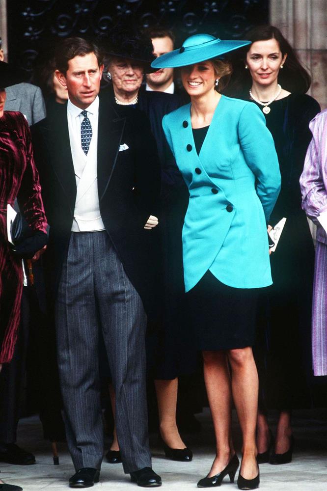 Công nương Diana đi ăn cưới cũng lên đồ rất đẹp và rất sang, bí quyết nằm ở 5 tips sau-4