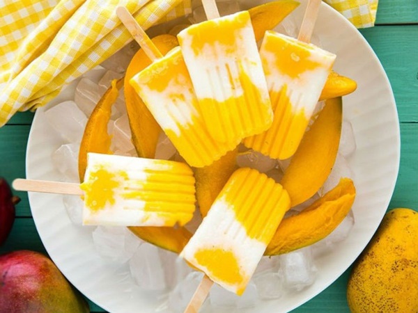 Mùa hè nắng nóng, mẹ trổ tài làm món kem xoài sữa chua thơm ngon, giải nhiệt-3