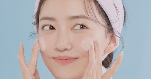 Sau bôi kem chống nắng chị em thường mắc 2 sai lầm khiến da yếu, già cực nhanh-2