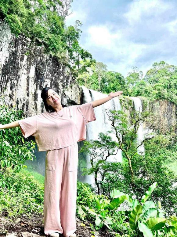 Thấy Kiều Minh Tuấn khoe ảnh thăng hạng nhan sắc sau chia tay, Cát Phượng để lại bình luận nghe mà thương-6