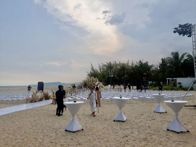 Hội mỹ nhân lộ diện trong đám cưới Minh Hằng: Đông Nhi - Mai Phương Thuý cực xinh, cô dâu chiếm sóng-8