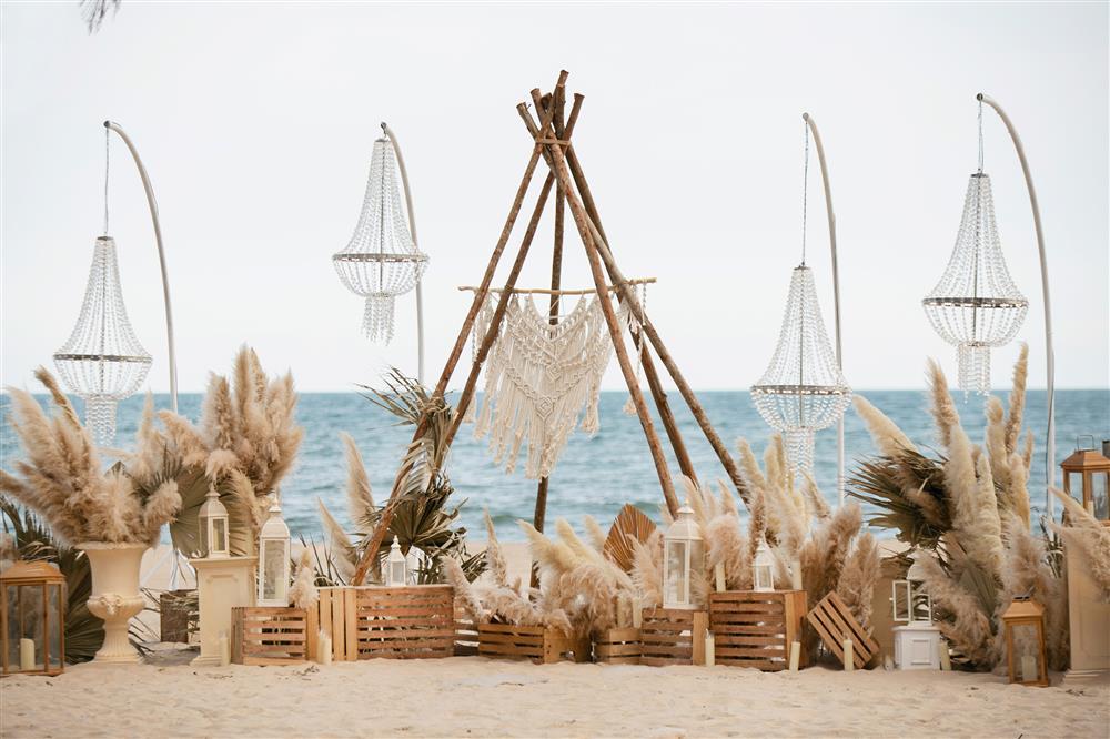 Đám cưới Minh Hằng trang trí lạ, không có nổi một bông hoa-4