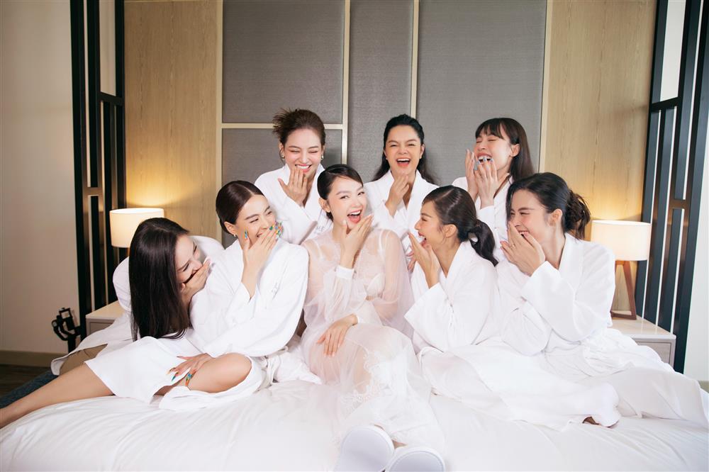 Chồng khóa môi Minh Hằng, choáng ngợp lễ đường từ trên cao-12