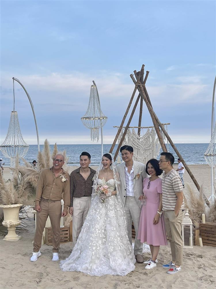 Minh Hằng nhắn nhủ ông xã trong hôn lễ: Mong làm bông hoa duy nhất của anh từ nay tới cuối đời”-2