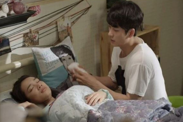 Đúng lúc tôi rơi vào cảnh túng quẫn thì mẹ chồng đưa cho một túi tiền-1