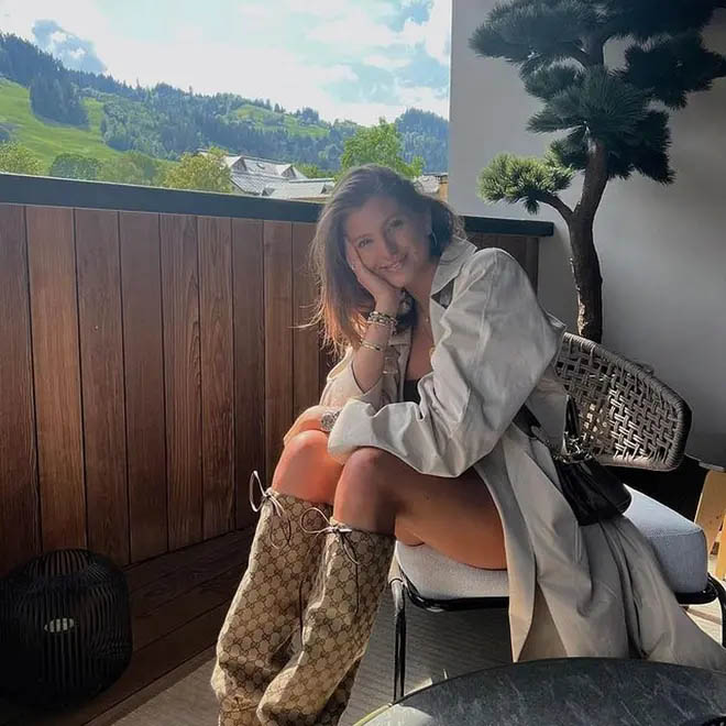 Huyền thoại bóng đá Đức hẹn hò với bạn của con trai quá cố-2