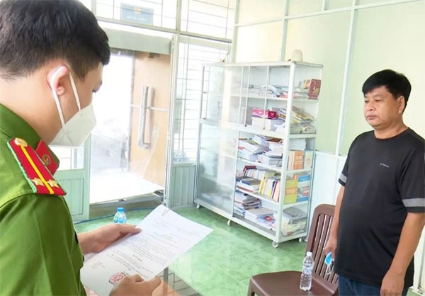 Đại gia, trùm buôn lậu và nguyên cán bộ công an bị bắt vì rửa tiền-4