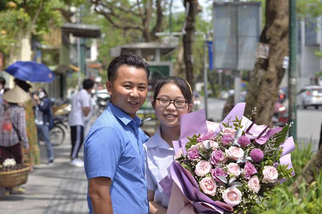 Nhà văn Hoàng Anh Tú nhắn nhủ xúc động đến các sĩ tử 2007: Cứ khóc nếu con thua nhưng hãy cười sau đó vì bố mẹ bên con!-6