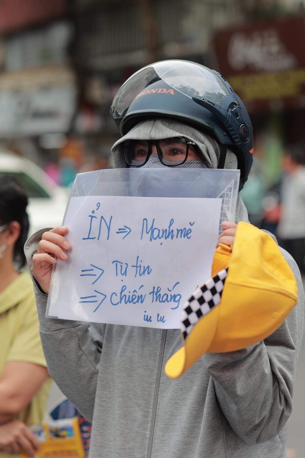 Nhà văn Hoàng Anh Tú nhắn nhủ xúc động đến các sĩ tử 2007: Cứ khóc nếu con thua nhưng hãy cười sau đó vì bố mẹ bên con!-3