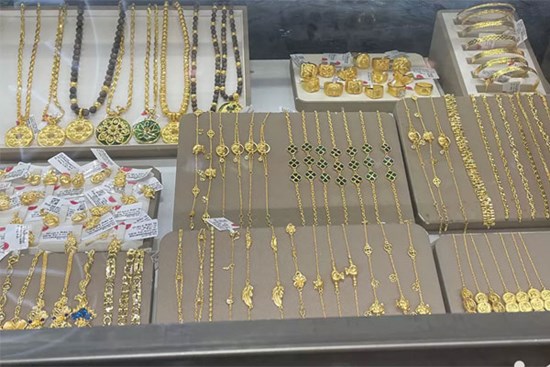 Mỗi tuần giảm 1 triệu đồng/lượng, dân ôm vàng hốt hoảng