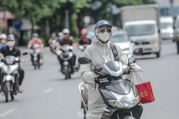 Mặc trang phục CSGT livestream câu like bị xử lý như thế nào?-2