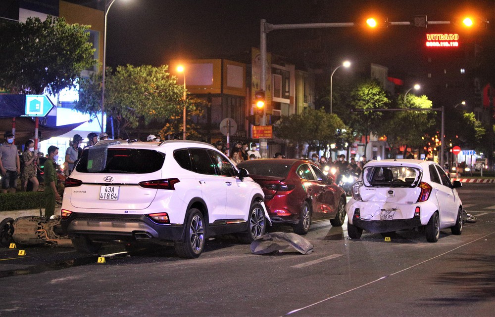 Nóng: Ô tô gây tai nạn liên hoàn, 1 bà bầu bị thương nặng-1