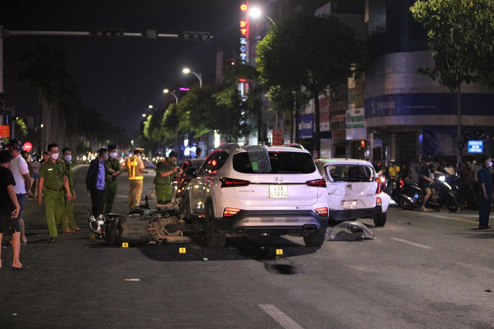 Nóng: Ô tô gây tai nạn liên hoàn, 1 bà bầu bị thương nặng-11