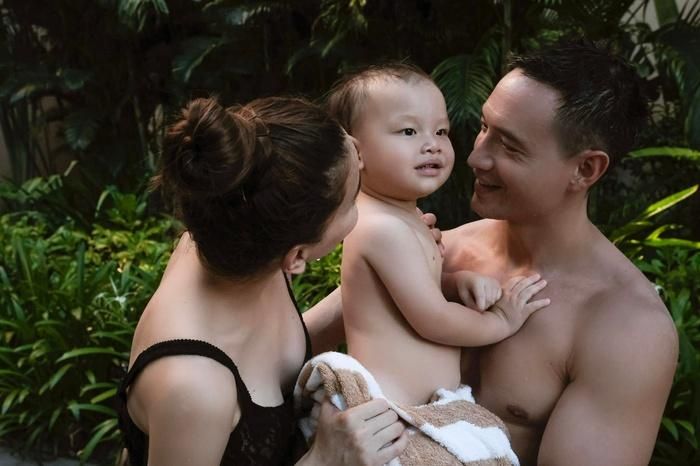 Hồ Ngọc Hà khoe loạt khoảnh khắc ngọt ngào của Kim Lý bên các con, gửi lời cảm ơn đến chồng-1