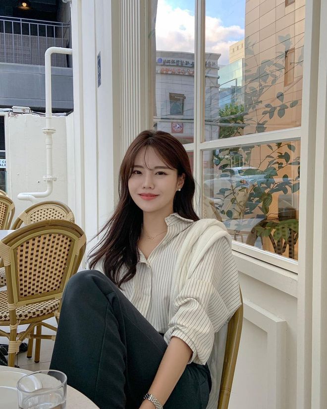 4 kiểu áo sơ mi chị em nên sắm: Vừa trẻ trung lại siêu thanh lịch, diện đi làm là sang xịn phải biết-13