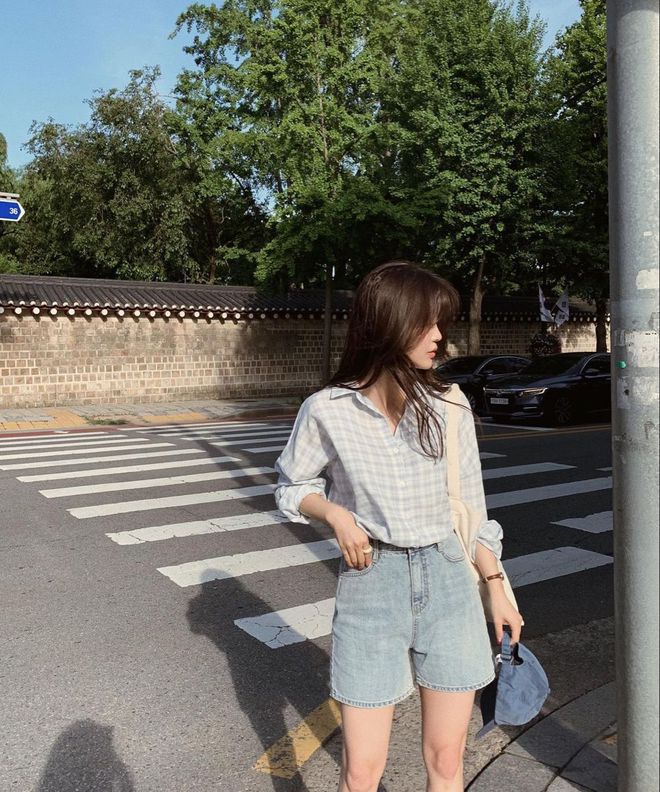 4 kiểu áo sơ mi chị em nên sắm: Vừa trẻ trung lại siêu thanh lịch, diện đi làm là sang xịn phải biết-16