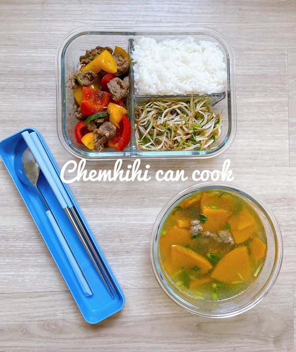 Vợ đảm 9x vào bếp nấu cơm hộp mỗi ngày, mở ra ông xã chỉ muốn ăn ngay lập tức-1