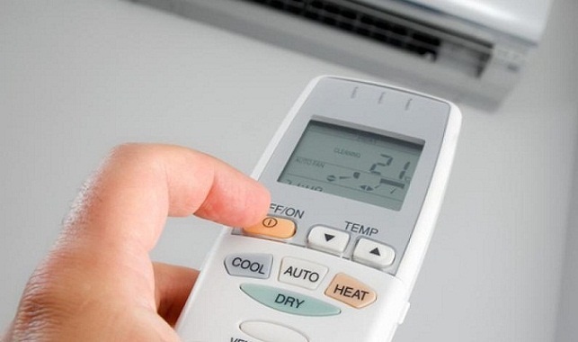 Tắt điều hòa chỉ nhấn 1 nút trên điều khiển là hỏng, bảo sao vẫn tốn cả triệu tiền điện-1