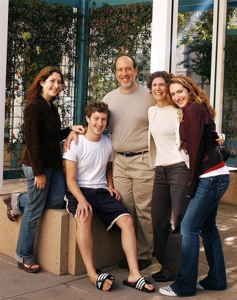 Bố mẹ của Mark Zuckerberg dạy con điều gì để tạo nên tỷ phú công nghệ ở tuổi 23: Đòn roi là thứ kỷ luật không được tin tưởng-1