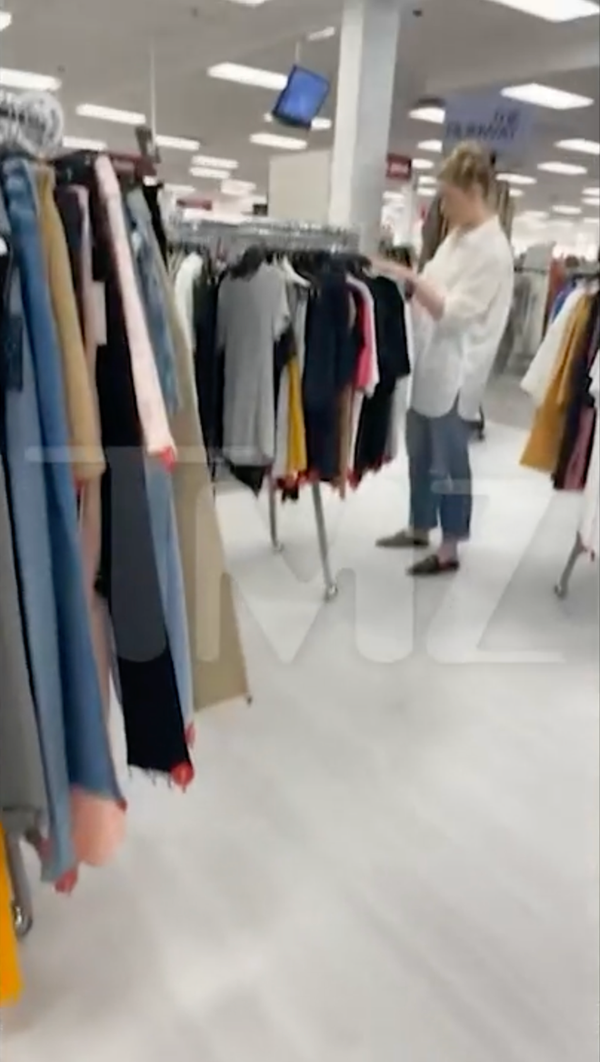 Trước tiêu xài xa hoa, Amber Heard giờ phải đi săn đồ giảm giá vì thua kiện Johnny Depp hơn 240 tỷ đồng-3