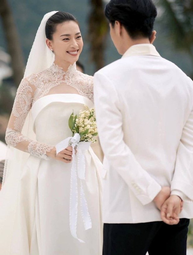 Cuộc sống chuẩn vợ chồng son của Ngô Thanh Vân và Huy Trần 1 tháng sau đám cưới-9