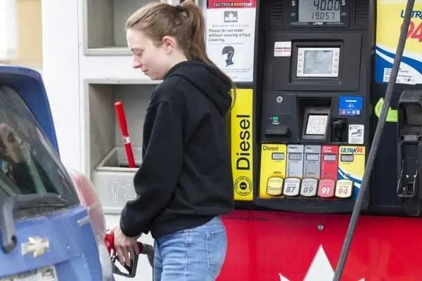 Clip: Bị thách thức, người đàn ông say rượu châm lửa đốt trạm xăng-2