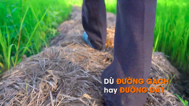 Cha cõng ước mơ con - câu chuyện xúc động về người cha 12 năm làm đôi chân cho con-4