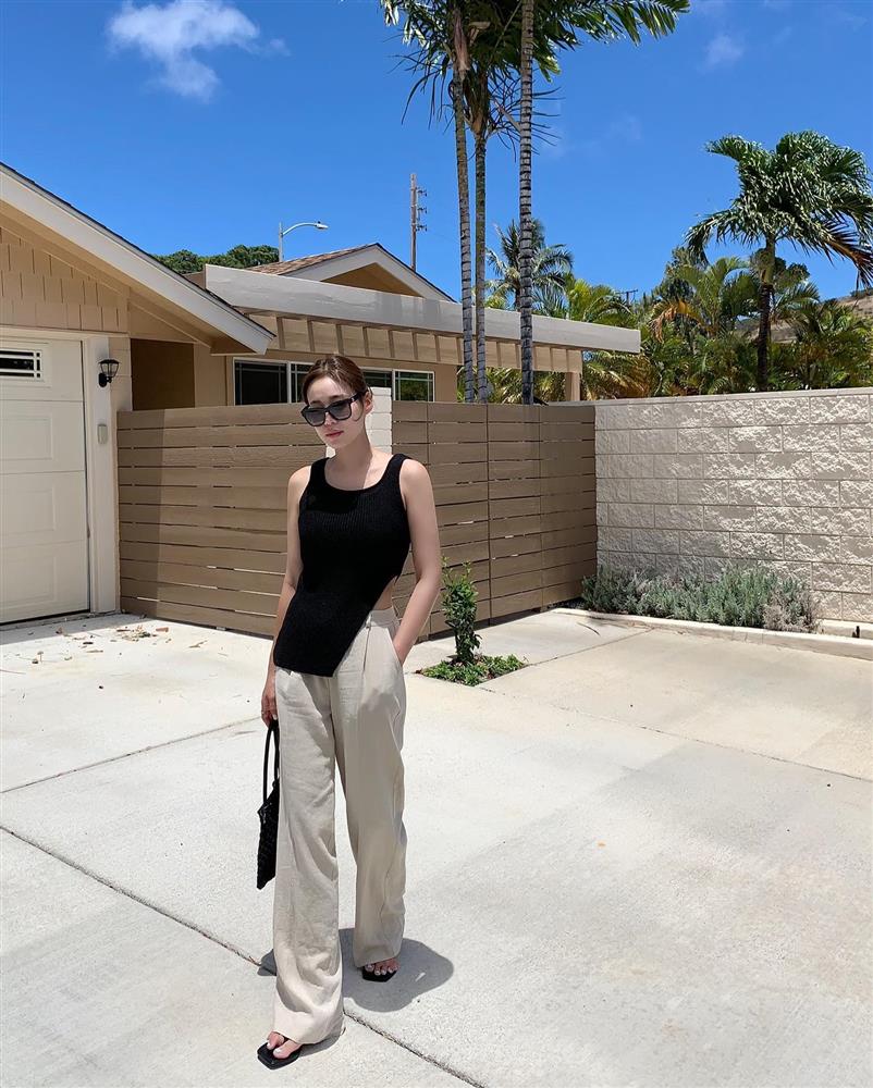 Quần ống rộng mặc với 5 kiểu áo này là sành điệu nhất-16