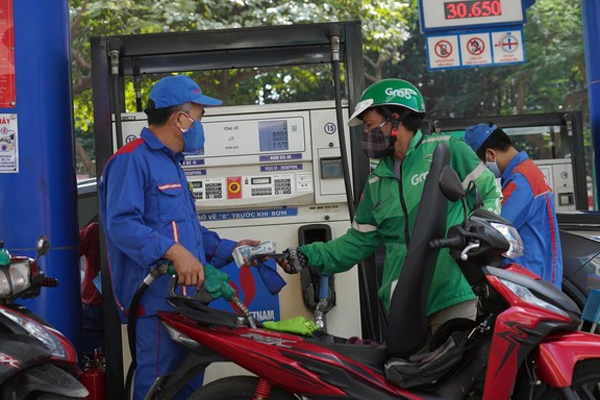 Vì sao giá dầu lao dốc?-3