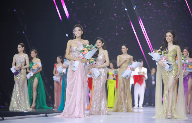 Cựu thí sinh Next Top Model và chị gái Nam Em giành cú đúp đêm Bán kết Hoa hậu Hoàn vũ Việt Nam 2022-13