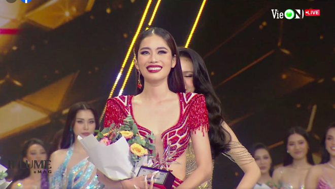 Cựu thí sinh Next Top Model và chị gái Nam Em giành cú đúp đêm Bán kết Hoa hậu Hoàn vũ Việt Nam 2022-4