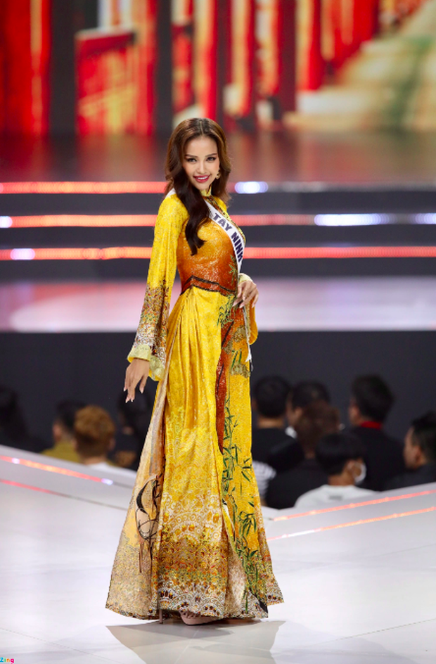 Cựu thí sinh Next Top Model và chị gái Nam Em giành cú đúp đêm Bán kết Hoa hậu Hoàn vũ Việt Nam 2022-10