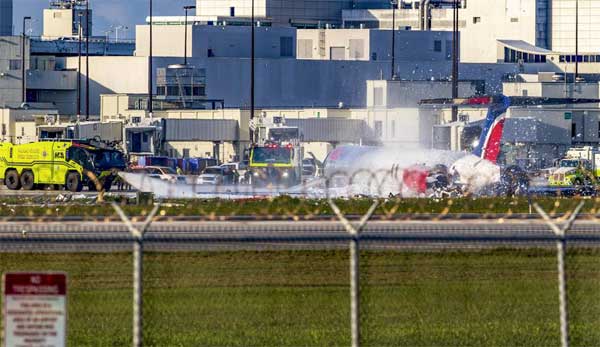 Mỹ: Máy bay chở 126 hành khách bốc cháy trên đường băng-2