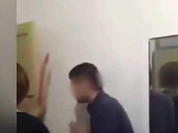 Đi công tác về sớm hơn dự định, chồng mở cửa phòng ngủ chứng kiến cảnh tượng khó quên-2