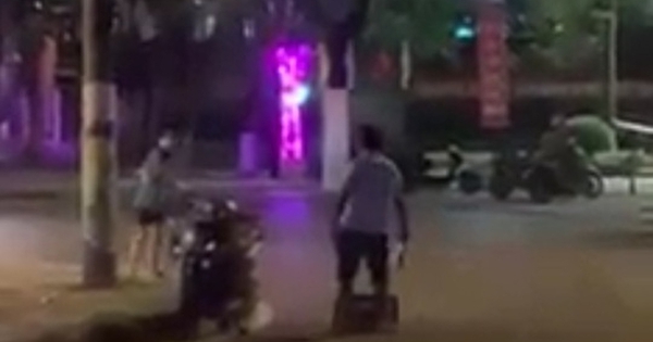 Đã làm rõ danh tính đối tượng đi xe SH nhiều lần làm chuyện lạ giữa phố-1