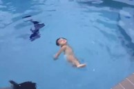Em bé 1 tuổi bơi 'như cá gặp nước', CĐM cảm thán 'vận động viên bơi lội tương lai đây rồi!'
