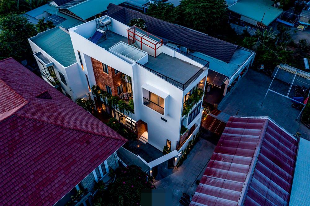 Tổ ấm của gia đình 3 thế hệ với không gian xanh và mảng tường gạch nung hoài cổ-7