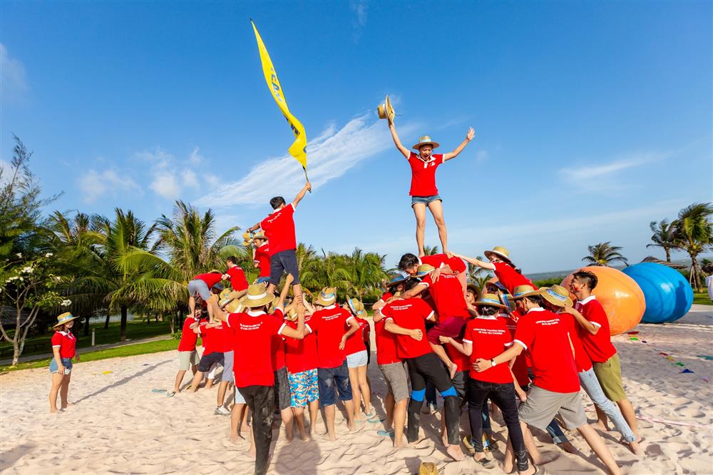 Chưa bao giờ team building lại gây tranh cãi nhiều đến thế: Người không đi thì bị đuổi việc, người đi làm suốt 10 năm vẫn nhất quyết không đi team building?-2