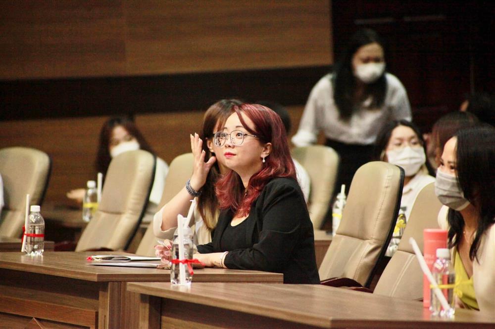 Chưa bao giờ team building lại gây tranh cãi nhiều đến thế: Người không đi thì bị đuổi việc, người đi làm suốt 10 năm vẫn nhất quyết không đi team building?-5